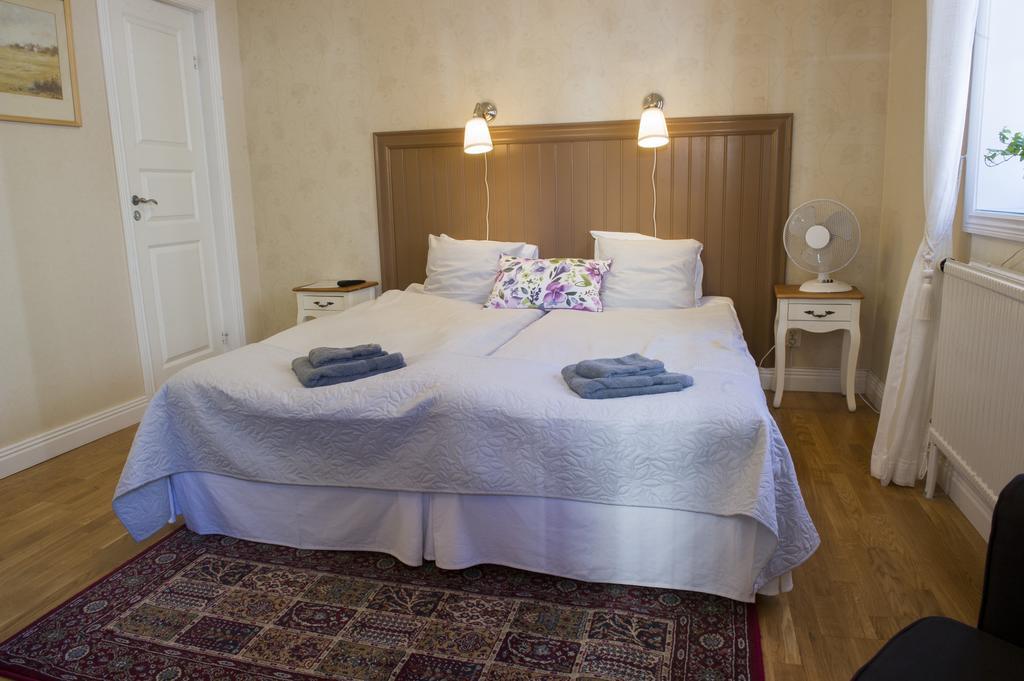 Lilla Hotellet I Nora Bagian luar foto