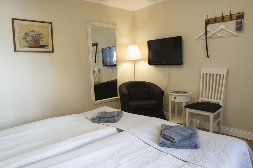 Lilla Hotellet I Nora Bagian luar foto