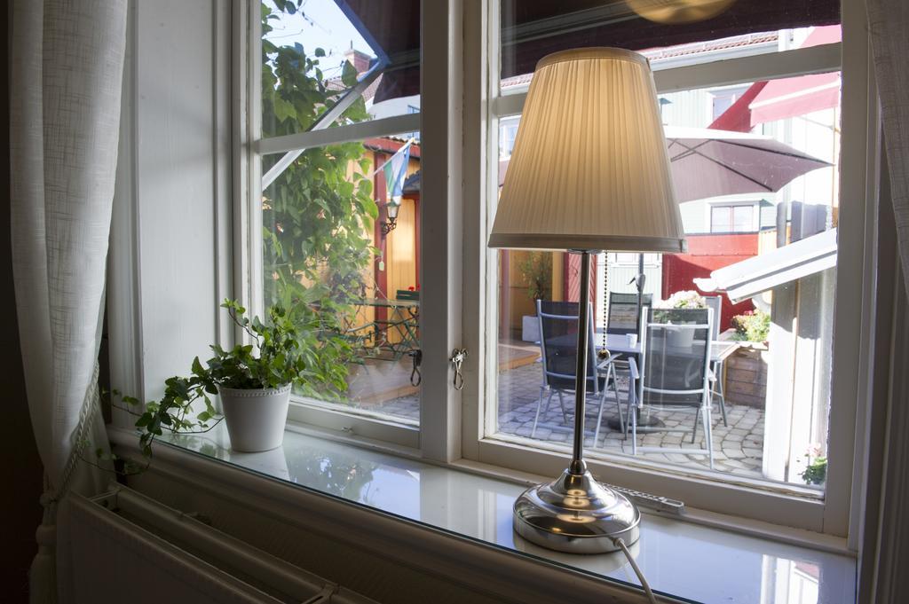 Lilla Hotellet I Nora Bagian luar foto