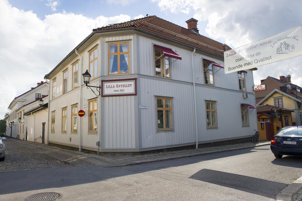 Lilla Hotellet I Nora Bagian luar foto