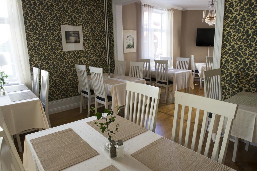 Lilla Hotellet I Nora Bagian luar foto